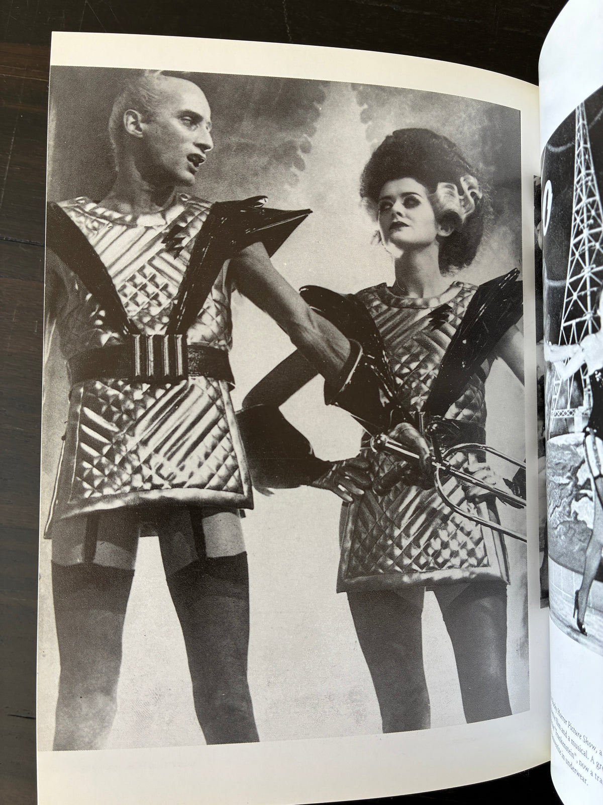 1000 Dessous: A History of Lingerie