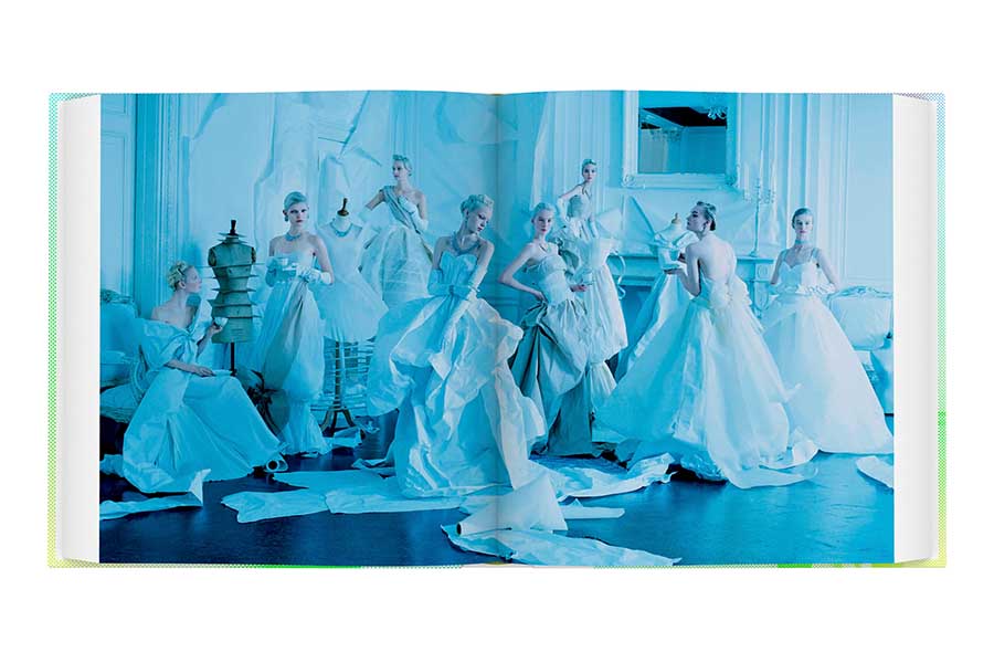 Fashion Photography: The Story in 180 Pictures (2017)